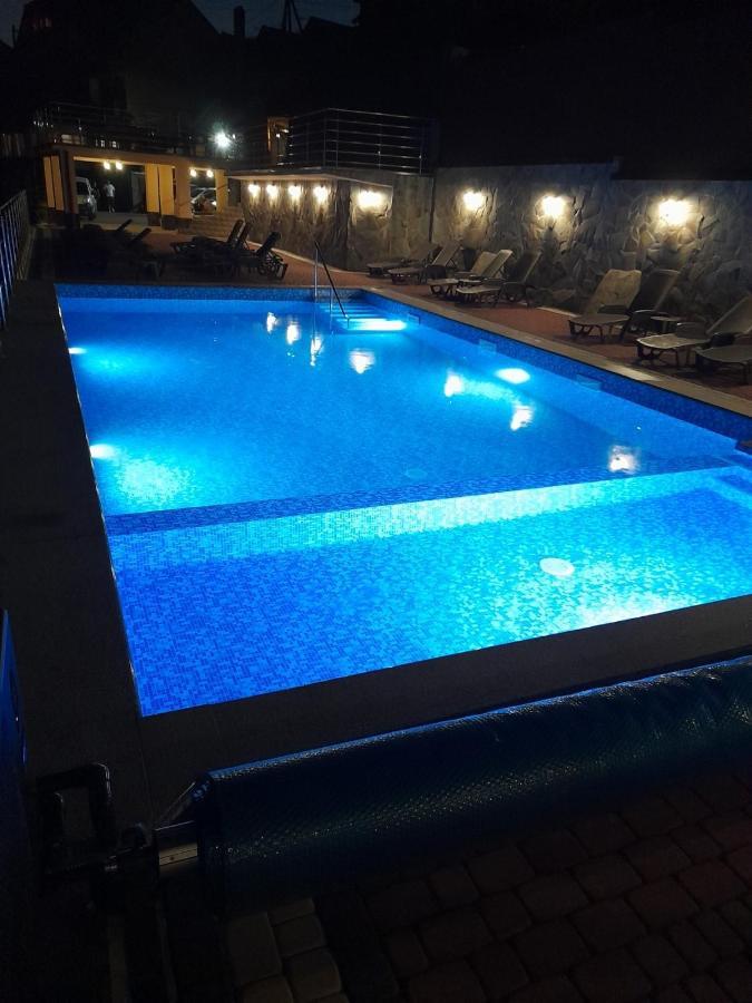Greku Hotel Bukovel Luaran gambar